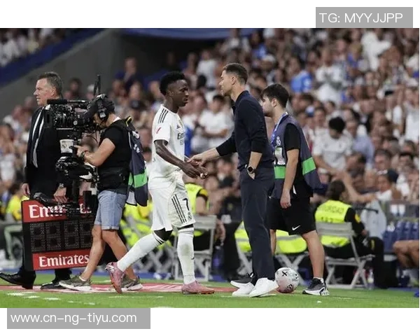 维尼修斯在阿隆索的指导下重拾冷静状态12场比赛仅吃一张牌 维尼修斯在阿隆索的指导下重拾冷静状态12场比赛仅吃一张牌