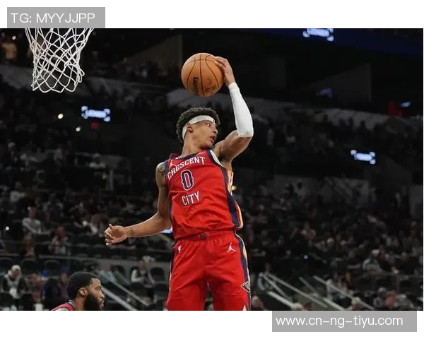 费尔斯半场表现出色8中5三分2中1贡献12分并送出3次助攻 费尔斯半场表现出色8中5三分2中1贡献12分并送出3次助攻