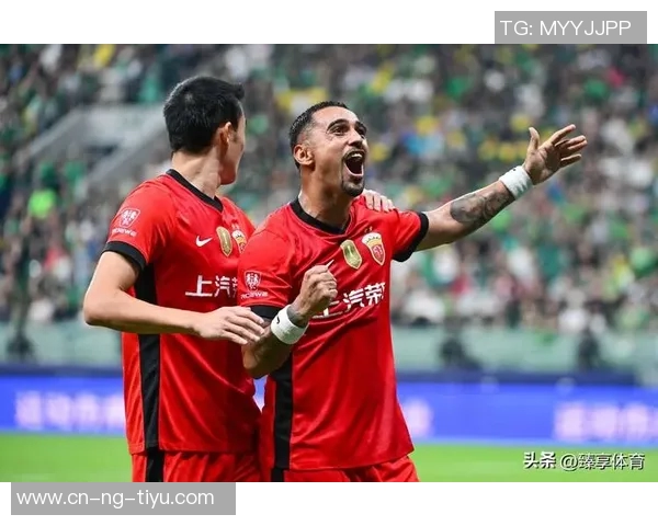 中超激战正酣海港领先蓉城申花紧追不舍积分榜竞争白热化 中超激战正酣海港领先蓉城申花紧追不舍积分榜竞争白热化