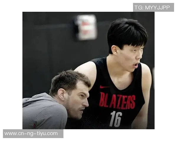 斯普利特谈杨瀚森在球队战术中的关键角色与中轴策应作用